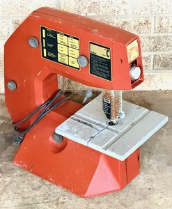 lot 47 image: McGraw-Edison 10-Inch Band Saw Model T-6760 16, Type A