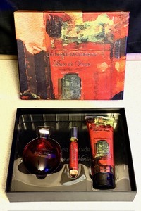 lot 51 image: NEW&nbspCatherine Malandrino Luxe&nbspDe Venise 3pc Perfume Body&nbspLotion Gift Set&nbsp