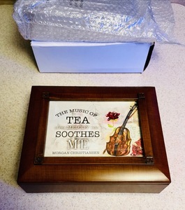 lot 52 image: Cottage Garden 5 x 7 Woodgrain Jewelry BoxTea Box