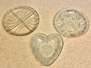 lot 68 image: Rare Find Vintage Indiana Glass Relish Plate Clear Serving Dish in Colonial Pattern, Early American Prescut (EAPC)(Mid-Century)Anchor Hocking Glass Divided Serving Dish, &amp Vintage Indiana Glass Tiara Sandwich Pattern Heart-Shaped Trinket Dish