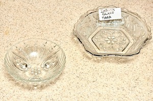 lot 70 image: Depression Ware Anchor Hocking Oyster Pearly Footed 8.5 Bowl &amp Vintage Indiana Glass Tiara Hexagonal BowlDish