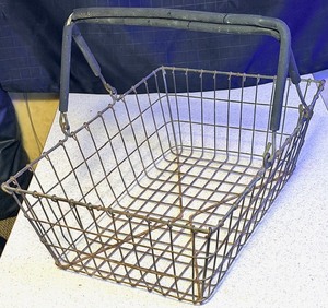lot 76 image: AntiqueVintage Wire Shopping Basket WHandles