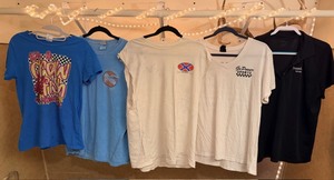 lot 84 image: Five (5) Graphic T-Shirts