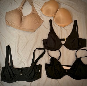 lot 88 image: Lot of Five (5) Top of the Line Bras - Victorias Secret &amp Hollister (Sizes in Photos)