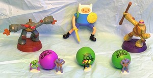 lot 117 image: Teenage Mutant Ninja Turtles, Zerboz, and Other Collectible Figure