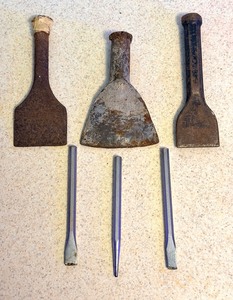 lot 142 image: Five (5) Assorted Chisels and a Punch