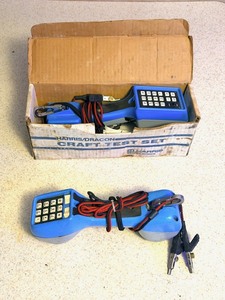 lot 144 image: GTE G89 &amp Harris Dracon TS22-109 Lineman Tester Telephone Handsets