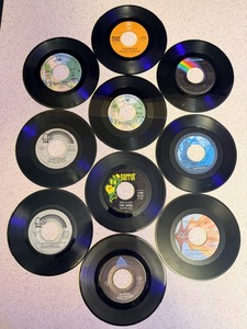 lot 197 image: Ten (10) Assorted Vintage 45s - including Tom Jones, Barry Manilow, Chicago, Tony Orlando and Dawn,&nbsp Englebert Humperdinck, &amp Debby Boone