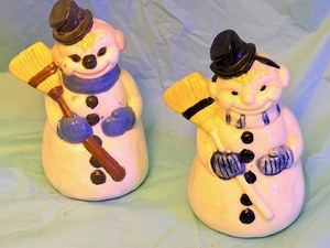 lot 230 image: Vintage Handcrafted Ceramic Snowmen 5in Christmas Figures
