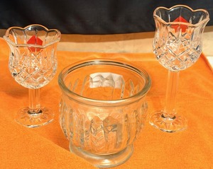 lot 260 image: Vintage Randall Clear Glass FeatherWheat Pattern BowlPlanterVase &amp Two (2) Vintage Homco Home Interiors Clear Glass Votive Candle Holders