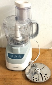 lot 281 image: Black &amp Decker Food Processor Model FP2500