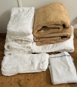 lot 288 image: Large Lot of Bath &amp Face Towels