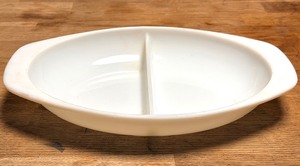 lot 298 image: Vintage 1960s Pyrex Opal White Milk Glass Divided Serving Dish No. 1063