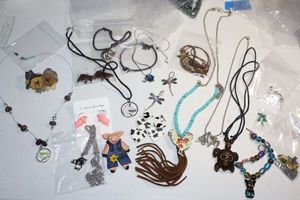 lot 67 image: Animal themed jewelry