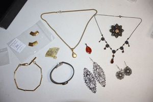 lot 80 image: Antique and Victorian style jewelry