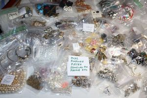 lot 86 image: Jewelry repair selection of beads and findings plus a few extras