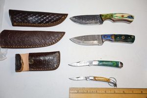 lot 121 image: Damascus steel knives Hunting knives and folding pocket knives