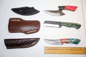 lot 127 image: Damascus steel knives Hunting and skinner knives