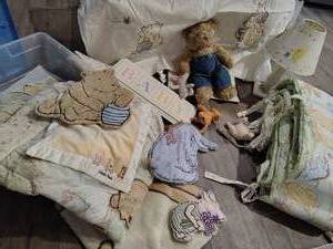 lot 59 image: Winnie the Pooh baby room items
