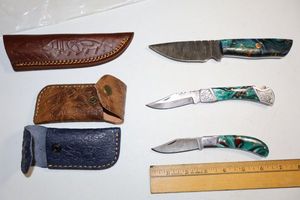 lot 9 image: Damascus steel knives - Hunting knife, folding pocketknives