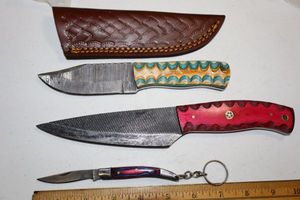 lot 29 image: Damascus steel knives - Hunting knives, and folding keychain knife