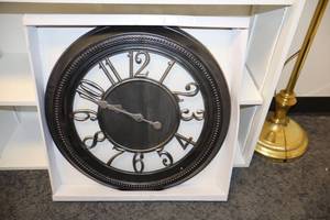 lot 162 image: 22 wall clock still in packaging