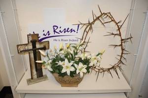 Easter lot: decorative crown of thorns, yard sign, flower arrangement, cross decor
