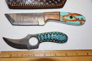 lot 189 image: New - Damascus steel hunting knives