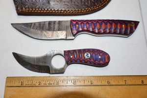 lot 191 image: New - Damascus steel hunting knives