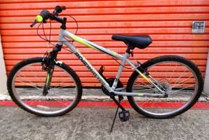 $$$ 18 Speed Roadmaster Bicycle