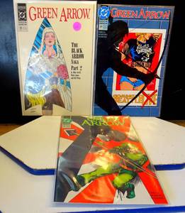 lot 66 image: LOT OF 3 GREEN ARROW COMIC BOOKS