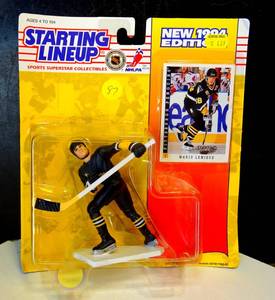 lot 87 image: $$ COLLECTABLE - 1994 STARTING LINEUP KENNER FRENCH MARIO LEMIEUX PITTSBURGH PENGUINS