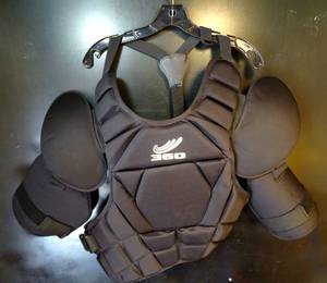 lot 105 image: NEW $$$ - 360 ATHLETICS DELUXE CHEST PROTECTOR