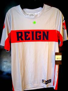 lot 114 image: NEW WTAGS - ATLANTA REIGN OVERWATCH LEAGUE T-SHIRT (LARGE)