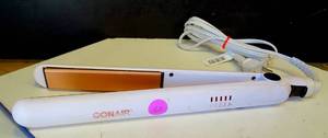 lot 162 image: CONAIR DOUBLE CERAMIC FLAT IRON - TESTEDWORKS
