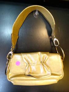 lot 194 image: BEAUTIFUL GOLD TONE WOMENS PURSE