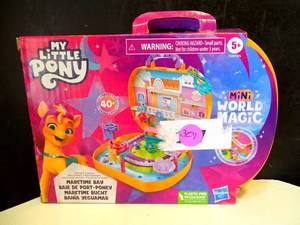 lot 301 image: NEW - My Little Pony Mini World Magic Compact Maretime Bay $$