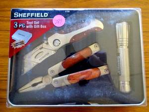 lot 289 image: NIB Sheffield 3 Pc Tool Set - Multi-tool, Utility Knife & Flashlight