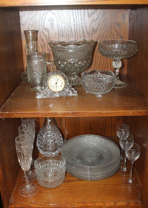 lot 54 image: Vintage Glassware Pieces, Wexford Pattern by Anchor Hocking and a Vintage Godinger Crystal Legends Quartz Clock 24% lead crystal