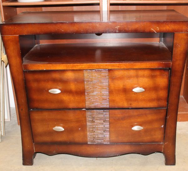 lot 13 image: Picket House Furnishings Jansen nightstand from the Jenny Collection, Medium Espresso Finish