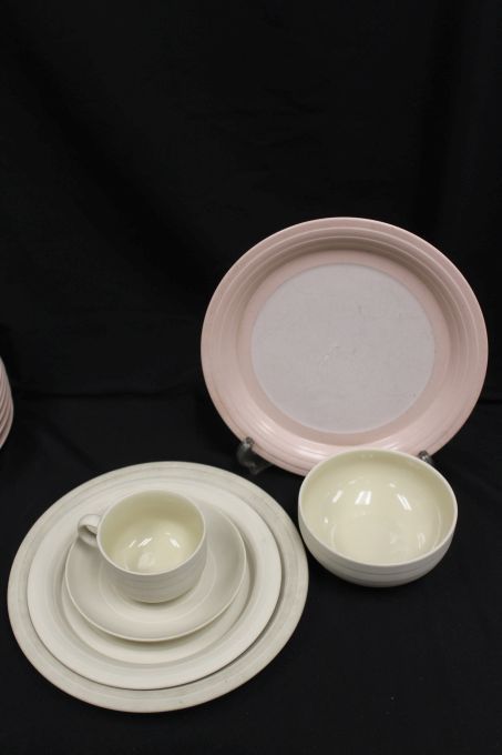 lot 140 image: Dinnerware Harnsea Swan Lake Pink and Harnsea Concept. Approx 30 pcs