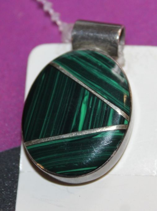 lot 15 image: Sterling Silver Malachite Pendant from Mexico