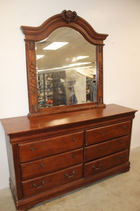 lot 145 image: Vintage 6 Drawer Dresser with Mirror. Mirror is not attached will need brackets. Needs Drawer Pulls