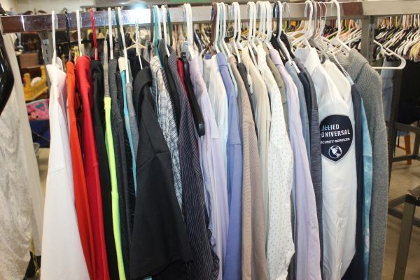 lot 163 image: Mens Long Sleeve Clothing