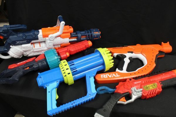 lot 171 image: Soft Shoot Toy Guns