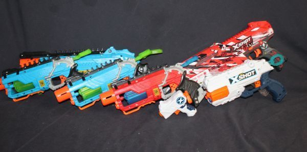 lot 194 image: Variety of Soft Shoot Guns