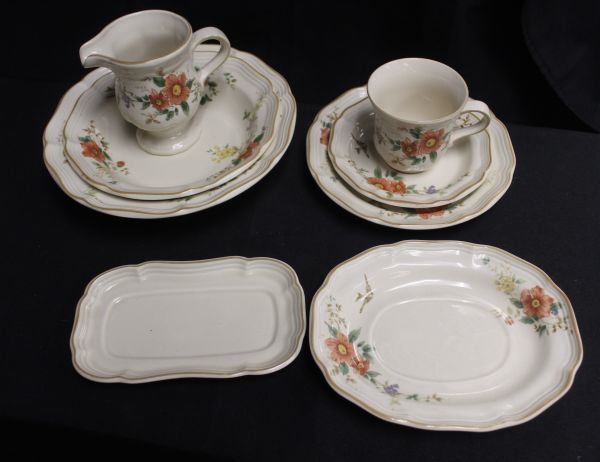 lot 203 image: Mikasa Heritage Dish Set, 42 Piece Set