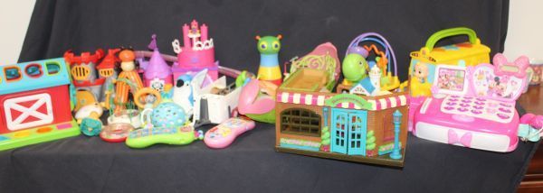 lot 209 image: Toddler Toys