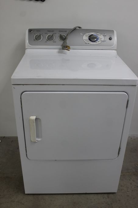 lot 22 image: General Electric, Electric Dryer 7cu ft