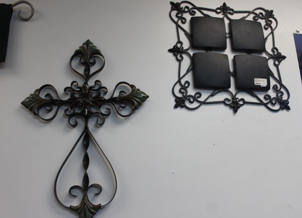 lot 36 image: Metal Wall Deco as shown